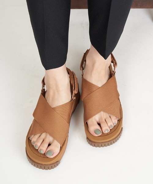 SHAKA(シャカ)の「SHAKA 別注 厚底 SK-109 FIESTA PLATFORM 24SS新作(サンダル・レディース・モカ/ベージュ系その他/ブラック/バーガンディー・22cm/23cm/25cm/26cm/24cm)」の3枚目の写真