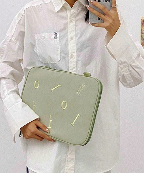 c.u.l(シーユーエル)の「大きいサイズにも対応 ショルダーひも付き タブレットケース iPadケース PCケース ipd9(PC・タブレットケース・レディース・ピンク/ブラック/ベージュ/グリーン・FREE)」の6枚目の写真