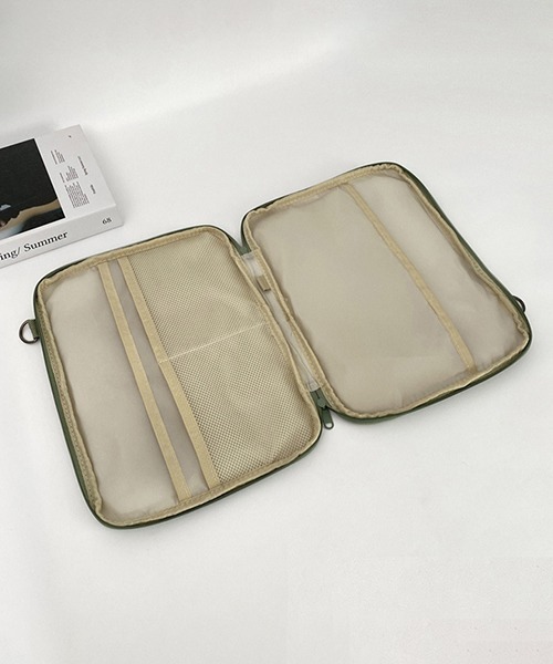 c.u.l(シーユーエル)の「大きいサイズにも対応 ショルダーひも付き タブレットケース iPadケース PCケース ipd9(PC・タブレットケース・レディース・ピンク/ブラック/ベージュ/グリーン・FREE)」の17枚目の写真