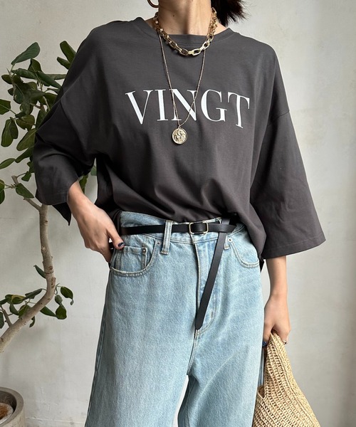 DouDou(ドゥドゥ)の「【WEB限定】 VINGT袖スリットTEE(Tシャツ/カットソー・レディース・チャコールグレー/オフホワイト/ベージュ・FREE)」の2枚目の写真
