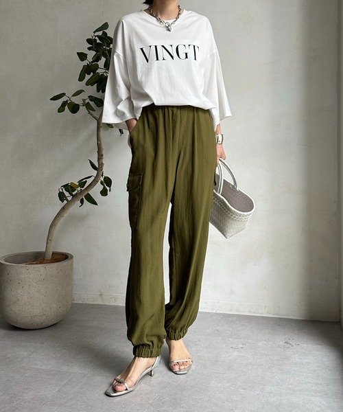 DouDou(ドゥドゥ)の「【WEB限定】 VINGT袖スリットTEE(Tシャツ/カットソー・レディース・チャコールグレー/オフホワイト/ベージュ・FREE)」の21枚目の写真