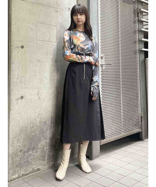 MURUA（ムルーア）の「サムホールトップス【WEB限定ロンTEE】（Tシャツ/カットソー・レディース・ホワイト/ブラック/ダークブラウン/ピンク/イエロー/ブルー/その他1・FREE）」の17枚目の写真