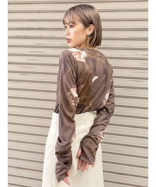 MURUA（ムルーア）の「サムホールトップス【WEB限定ロンTEE】（Tシャツ/カットソー・レディース・ホワイト/ブラック/ダークブラウン/ピンク/イエロー/ブルー/その他1・FREE）」の18枚目の写真