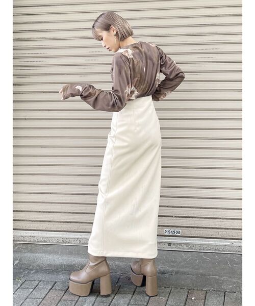 MURUA（ムルーア）の「サムホールトップス【WEB限定ロンTEE】（Tシャツ/カットソー・レディース・ホワイト/ブラック/ダークブラウン/ピンク/イエロー/ブルー/その他1・FREE）」の20枚目の写真