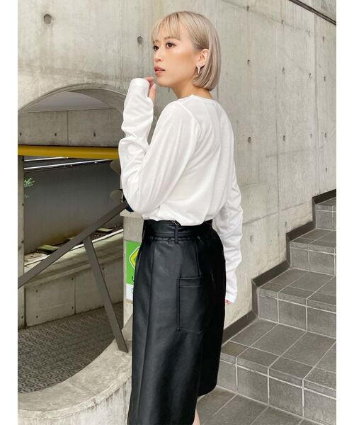 MURUA（ムルーア）の「サムホールトップス【WEB限定ロンTEE】（Tシャツ/カットソー・レディース・ホワイト/ブラック/ダークブラウン/ピンク/イエロー/ブルー/その他1・FREE）」の22枚目の写真