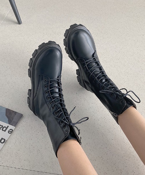 wears(ウェアーズ)の「レースアップ ミドル丈 厚底ブーツ(ブーツ・レディース・ホワイト/ブラック・M/L)」の10枚目の写真