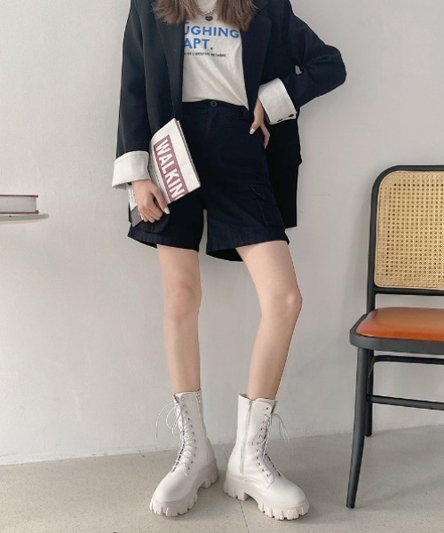 wears(ウェアーズ)の「レースアップ ミドル丈 厚底ブーツ(ブーツ・レディース・ホワイト/ブラック・M/L)」の15枚目の写真