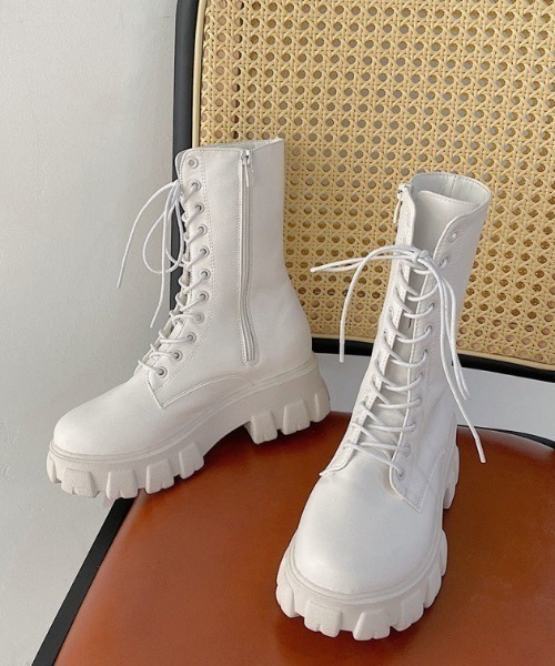 wears(ウェアーズ)の「レースアップ ミドル丈 厚底ブーツ(ブーツ・レディース・ホワイト/ブラック・M/L)」の21枚目の写真