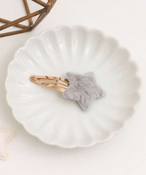 apres les cours（アプレレクール）の「ボア&ファーヘアピン（ヘアピン・キッズ・ピンク/アイボリー/オフホワイト/グレー・FREE）」の3枚目の写真
