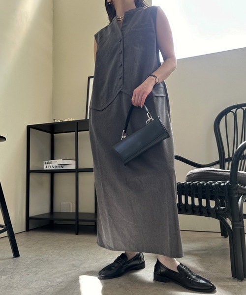 ULEULA（ウルア）の「ベストドッキングワンピース/スーツワンピ（ワンピース・レディース・チャコールグレー/ブラック・FREE）」の3枚目の写真