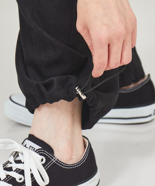 abahouse mavie(アバハウスマヴィ)の「マイクロコール カーゴパンツ(カーゴパンツ・レディース・スモークピンク/ブラック・フリー)」の18枚目の写真