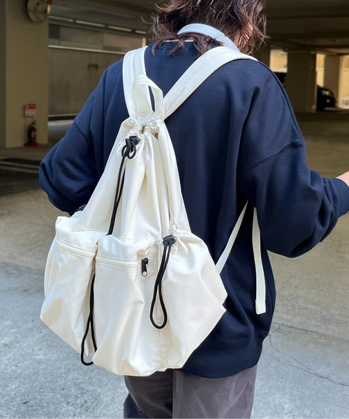 CPCM（シーピーシーエム）の「【PIPI'Sセレクト】ドロスト2WAYリュック（バックパック/リュック・メンズ・ブラック/アイボリー・FREE）」の4枚目の写真