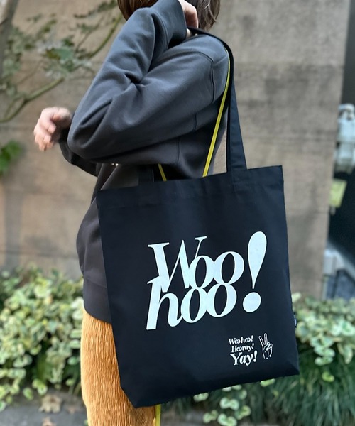 mi via loca（ミヴィアロカ）の「RECYCLED SOFT FABRIC Woohooロゴ トートバッグ（トートバッグ・レディース・レッド/アイボリー/ブラック/ライトグリーン・FREE）」の2枚目の写真