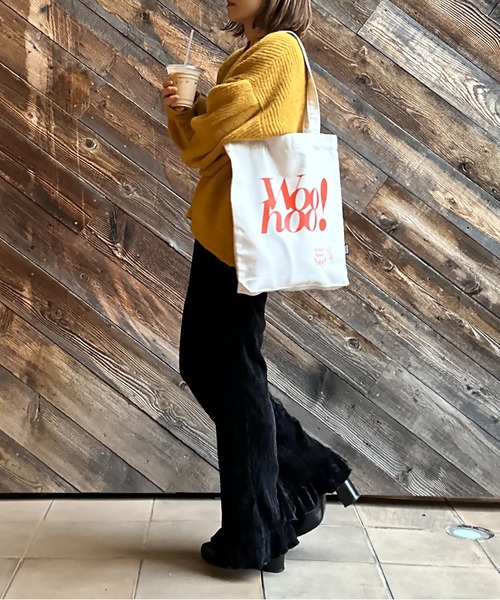 mi via loca（ミヴィアロカ）の「RECYCLED SOFT FABRIC Woohooロゴ トートバッグ（トートバッグ・レディース・レッド/アイボリー/ブラック/ライトグリーン・FREE）」の8枚目の写真
