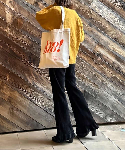 mi via loca（ミヴィアロカ）の「RECYCLED SOFT FABRIC Woohooロゴ トートバッグ（トートバッグ・レディース・レッド/アイボリー/ブラック/ライトグリーン・FREE）」の11枚目の写真