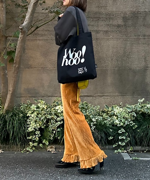 mi via loca（ミヴィアロカ）の「RECYCLED SOFT FABRIC Woohooロゴ トートバッグ（トートバッグ・レディース・レッド/アイボリー/ブラック/ライトグリーン・FREE）」の16枚目の写真