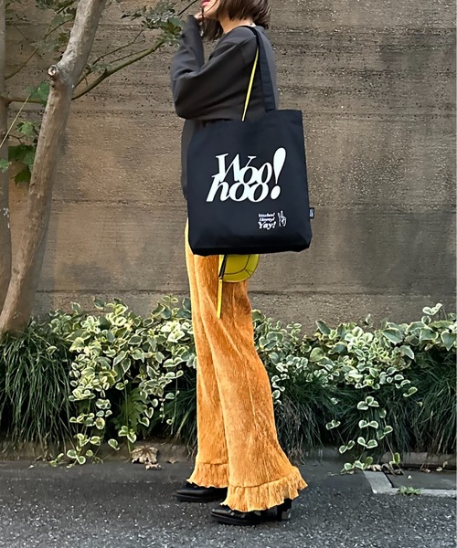 mi via loca（ミヴィアロカ）の「RECYCLED SOFT FABRIC Woohooロゴ トートバッグ（トートバッグ・レディース・レッド/アイボリー/ブラック/ライトグリーン・FREE）」の17枚目の写真