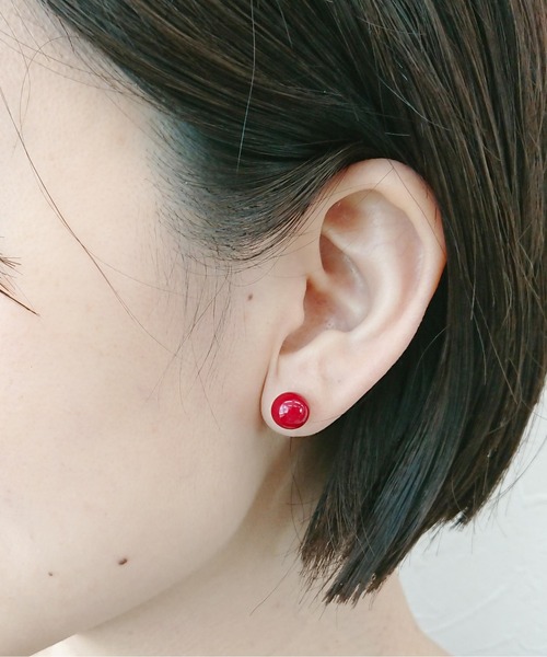 Three Four Time（ｽﾘｰﾌｫｰﾀｲﾑ）の「8㎜REDピアス（ピアス（両耳用）・レディース・レッド・FREE）」の5枚目の写真