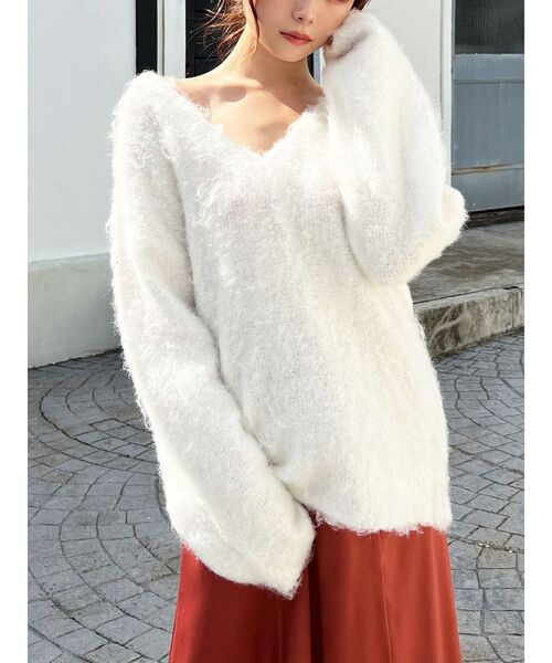 RESEXXY(リゼクシー)の「レイズドVネックルーズニットトップス(ニット/セーター・レディース・ホワイト/オレンジ/ベージュ・FREE)」の2枚目の写真