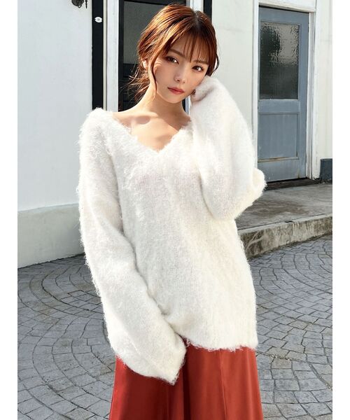 RESEXXY(リゼクシー)の「レイズドVネックルーズニットトップス(ニット/セーター・レディース・ホワイト/オレンジ/ベージュ・FREE)」の4枚目の写真