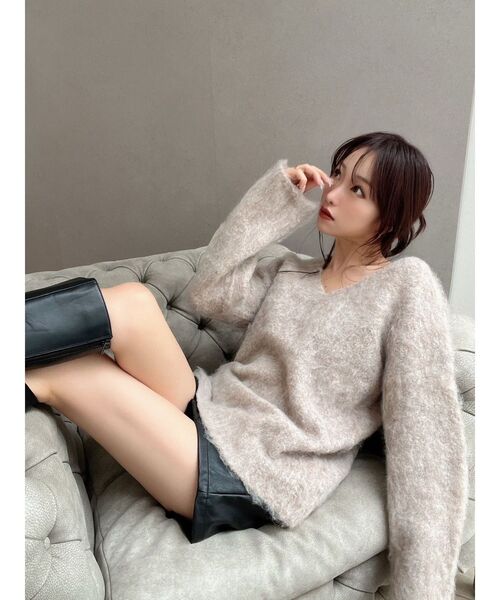 RESEXXY(リゼクシー)の「レイズドVネックルーズニットトップス(ニット/セーター・レディース・ホワイト/オレンジ/ベージュ・FREE)」の14枚目の写真