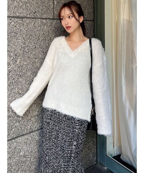 RESEXXY(リゼクシー)の「レイズドVネックルーズニットトップス(ニット/セーター・レディース・ホワイト/オレンジ/ベージュ・FREE)」の16枚目の写真