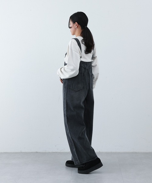 COLONY 2139（コロニートゥーワンスリーナイン）の「デニムオーバーサロペット（サロペット/オーバーオール・レディース・ブラック/ブルー・FREE）」の4枚目の写真