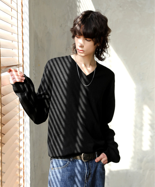SPADE(スペード)の「【SPADE】カシミアタッチ Vネック ニット セーター(ニット/セーター・メンズ・グレー/ネイビー/ベージュ/ブラック/チャコールグレー/ホワイト/ワインレッド/グリーン・SMALL/MEDIUM/LARGE/X-LARGE)」の3枚目の写真