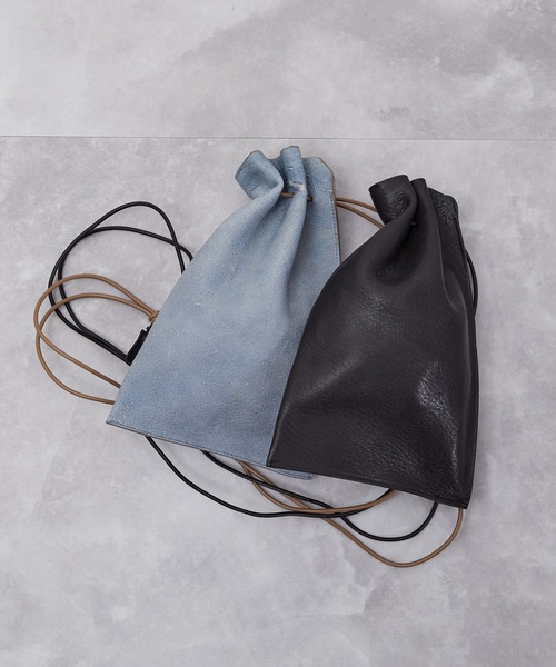 ITTI(イッチ)の「ITTI イッチ / HERRIE KINCHAKU POUCH - PM / TDEER / ヘリー巾着ポーチ レザーショルダーバッグ / ITTI-BAG-090-TD(ショルダーバッグ・メンズ・ブラック/インディゴブルー・FREE)」の3枚目の写真