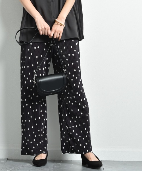 INTERPLANET（インタープラネット）の「モノトーン柄プリントプリーツパンツ（その他パンツ・レディース・ブラック・FREE）」の6枚目の写真