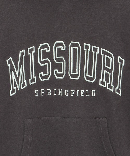 LOVETOXIC（ラブトキシック）の「カレッジ刺しゅうパーカワンピース（ワンピース・キッズ・チャコールグレー/ライトグレー/エメラルド・S/M/L）」の5枚目の写真