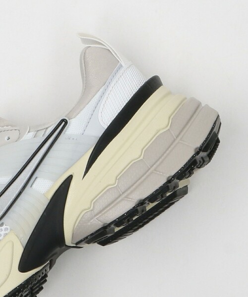 NIKE（ナイキ）の「＜NIKE＞ウィメンズ V2K RUN/スニーカー（スニーカー・レディース・ホワイト・24cm/24.5cm/23.5cm/25cm/23cm）」の12枚目の写真