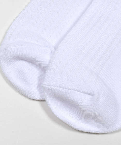 BeBe（ベベ）の「ロゴ刺しゅう透かし編みクルーソックス(13~24cm)（ソックス/靴下・キッズ・ホワイト/イエロー・19.0cm/17.0cm/24.0cm/21.0cm/15.0cm）」の9枚目の写真