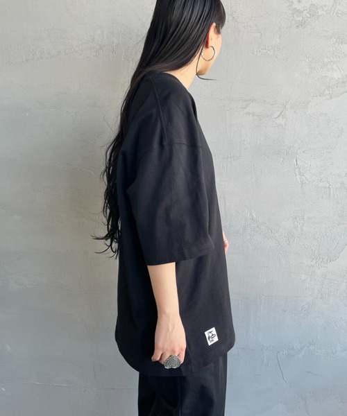CHUMS（チャムス）の「【WEB限定】[CHUMS/チャムス] ワンポイント刺繍ロゴ オーバーサイズTシャツ（Tシャツ/カットソー・レディース・ホワイト/ブラック/グレイッシュベージュ・M/L/XL）」の7枚目の写真