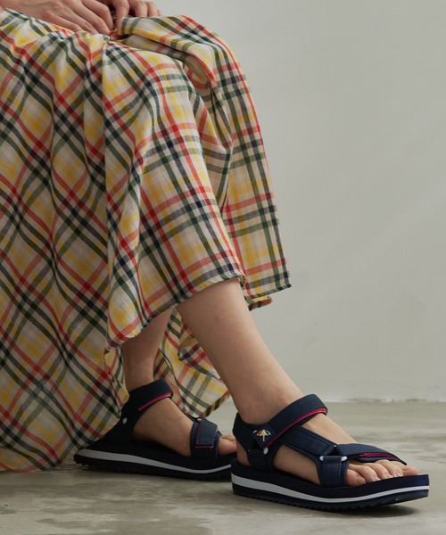 Arnold Palmer（アーノルドパーマー）の「スポーツサンダル（サンダル・レディース・ネイビー/ベージュ/ブラック・25.0cm/24.0cm/23.0cm）」の3枚目の写真