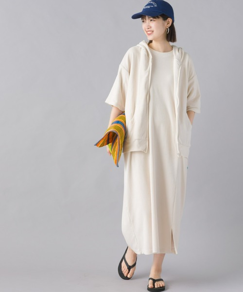 OMNES（オムネス）の「パイル半袖スリットワンピース（ワンピース・レディース・アイボリー/ネイビー/ベージュ/チャコール・FREE）」の10枚目の写真