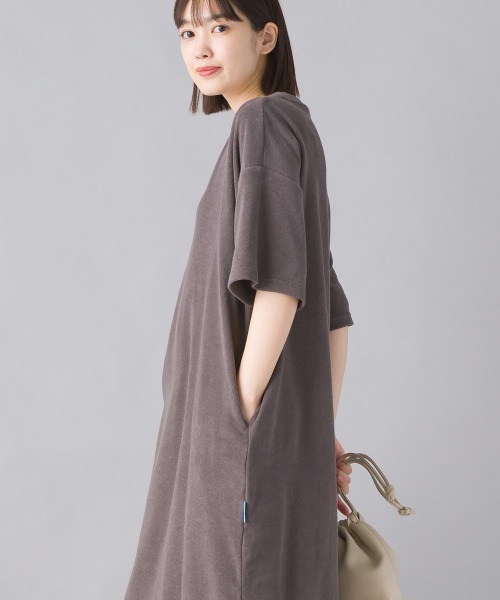 OMNES（オムネス）の「パイル半袖スリットワンピース（ワンピース・レディース・アイボリー/ネイビー/ベージュ/チャコール・FREE）」の12枚目の写真