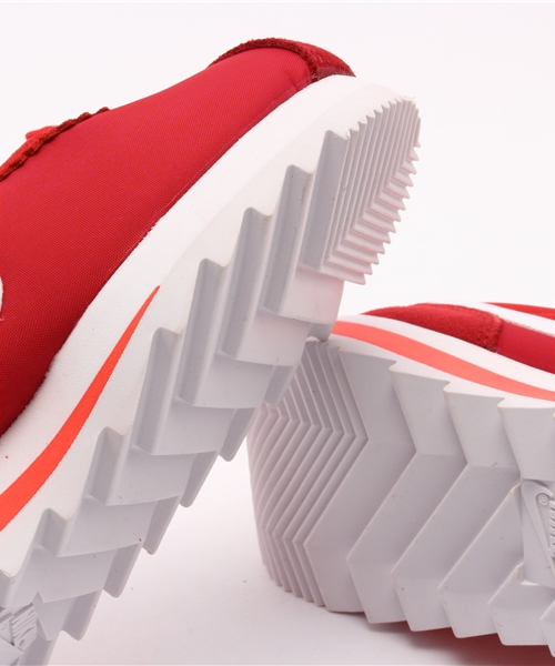 NIKE(ナイキ)の「NIKE 807241 クラシックコルテッツエピック(スニーカー・レディース・ブラック/レッド・23cm/24cm/25cm)」の9枚目の写真