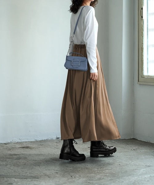 STYLE DELI（スタイルデリ）の「とろみサテンロングフレアスカート（スカート・レディース・ブラウン系その他/ベージュ系その他・MEDIUM/SMALL）」の5枚目の写真