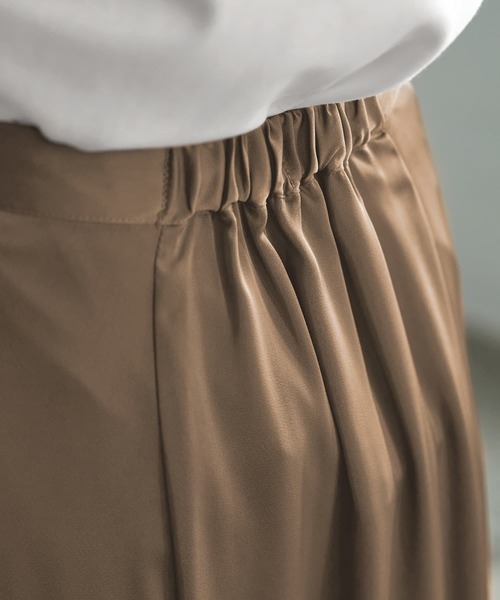 STYLE DELI（スタイルデリ）の「とろみサテンロングフレアスカート（スカート・レディース・ブラウン系その他/ベージュ系その他・MEDIUM/SMALL）」の8枚目の写真
