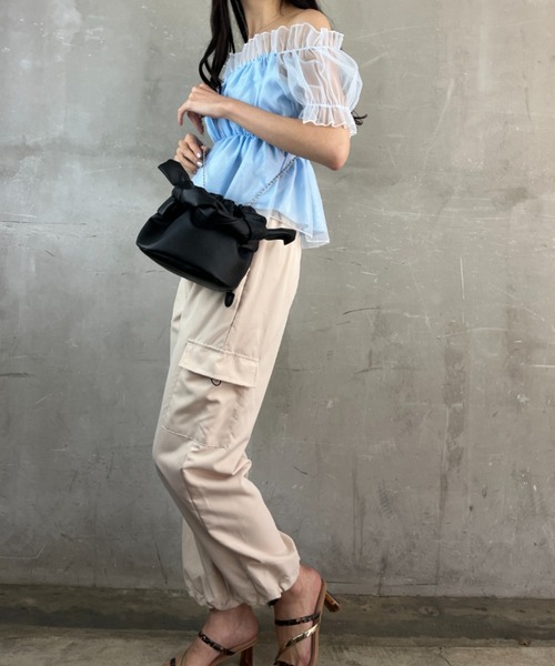 Loco Ocean(ロコオーシャン)の「【フェイクレザー】巾着 チェーンストラップ 2way/ ミニバッグ ショルダーバッグ ハンドバッグ(ショルダーバッグ・レディース・ピンク/ブラック/ホワイト・ONE SIZE)」の16枚目の写真