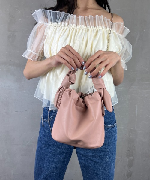Loco Ocean(ロコオーシャン)の「【フェイクレザー】巾着 チェーンストラップ 2way/ ミニバッグ ショルダーバッグ ハンドバッグ(ショルダーバッグ・レディース・ピンク/ブラック/ホワイト・ONE SIZE)」の10枚目の写真