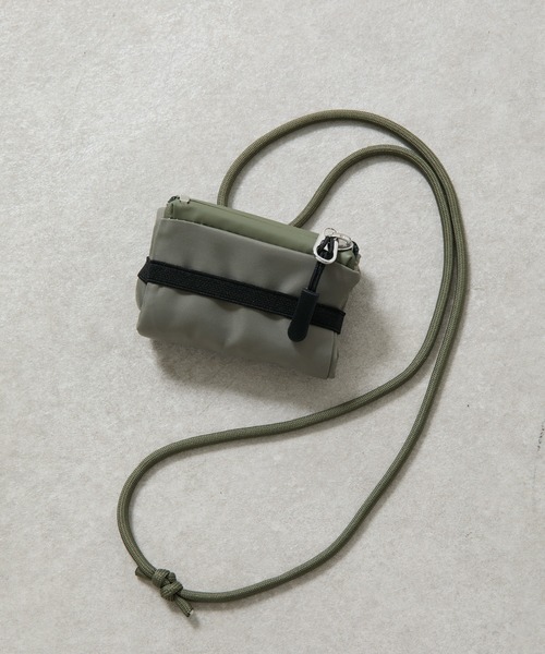 COLONY 2139(コロニートゥーワンスリーナイン)の「撥水ナイロン三つ折り財布(財布・メンズ・ブラック/グレイッシュベージュ/グレー・FREE)」の1枚目の写真