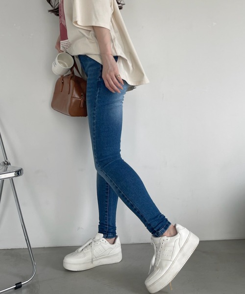 Ada.(エイダ)の「ベーシック スキニー デニム パンツ(デニムパンツ・レディース・スミクロ/ライトブルー/ブルー/ブラック・L/M/S)」の19枚目の写真