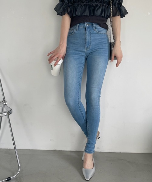 Ada.(エイダ)の「ベーシック スキニー デニム パンツ(デニムパンツ・レディース・スミクロ/ライトブルー/ブルー/ブラック・L/M/S)」の5枚目の写真