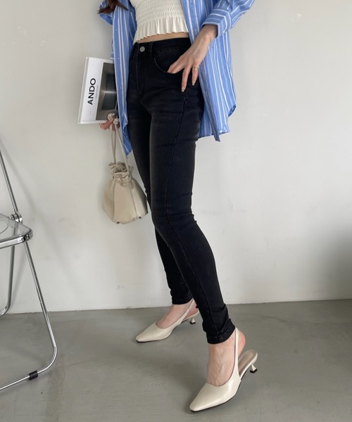 Ada.(エイダ)の「ベーシック スキニー デニム パンツ(デニムパンツ・レディース・スミクロ/ライトブルー/ブルー/ブラック・L/M/S)」の12枚目の写真