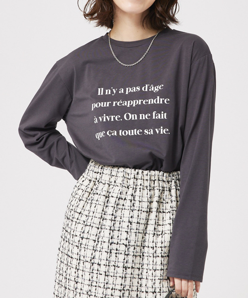 abahouse mavie(アバハウスマヴィ)の「【定番/長袖】ロゴロンT(Tシャツ/カットソー・レディース・グレー系その他/ホワイト系その他2/ホワイト系その他/ブラック系その他/ホワイト系その他3/グレー系その他2・フリー)」の6枚目の写真
