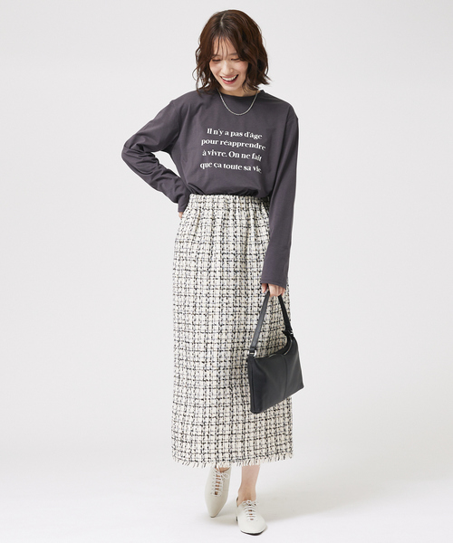 abahouse mavie(アバハウスマヴィ)の「【定番/長袖】ロゴロンT(Tシャツ/カットソー・レディース・グレー系その他/ホワイト系その他2/ホワイト系その他/ブラック系その他/ホワイト系その他3/グレー系その他2・フリー)」の11枚目の写真