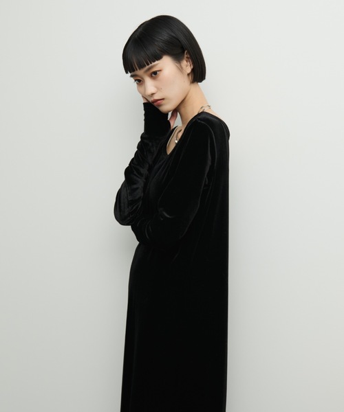 Shelly island（シェリーアイランド）の「ベロアロングワンピース（ワンピース・レディース・ブラック/グレー・FREE）」の13枚目の写真