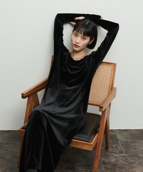 Shelly island（シェリーアイランド）の「ベロアロングワンピース（ワンピース・レディース・ブラック/グレー・FREE）」の3枚目の写真